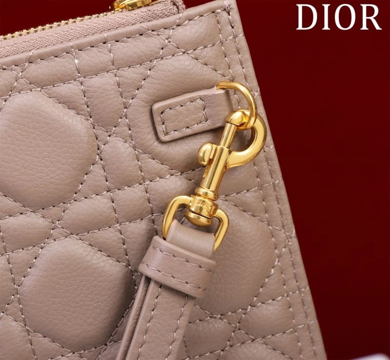 Sleek Christian Dior Clutch Bags 71223