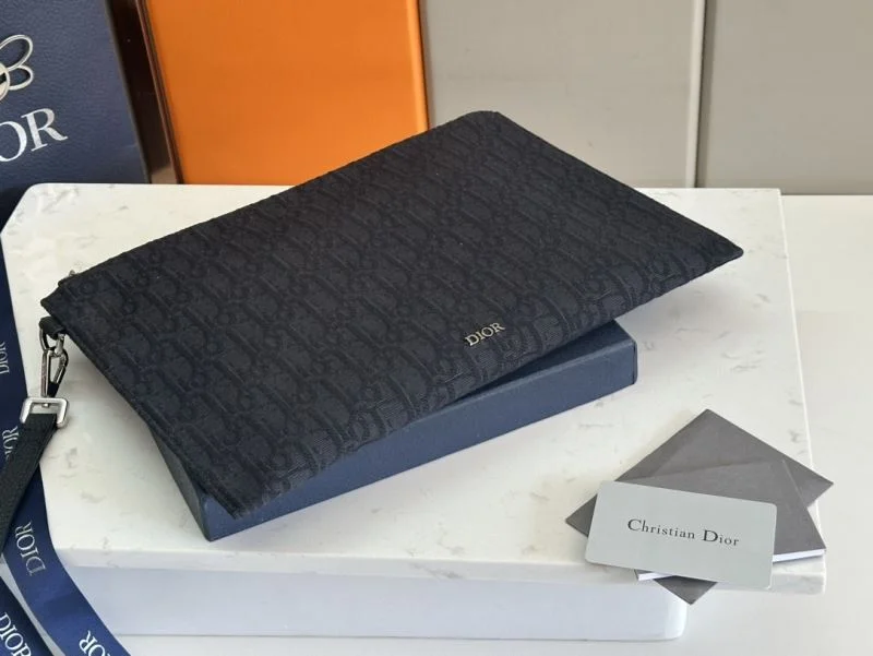 Compact Christian Dior Clutch Bags 47624