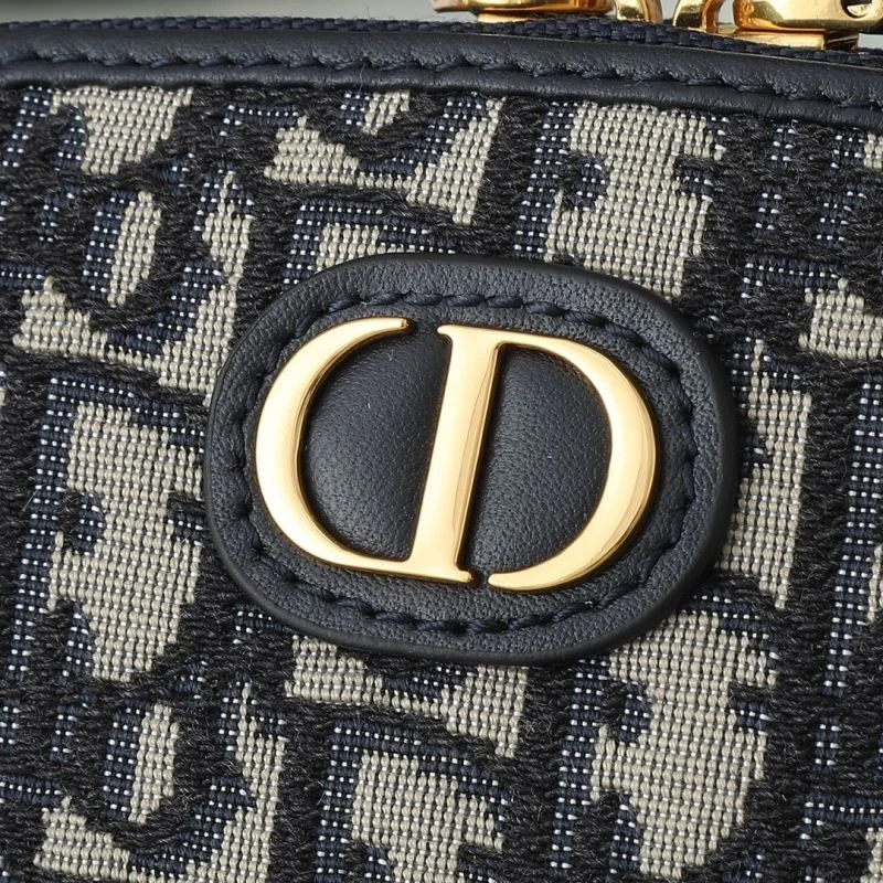 Sleek Christian Dior Clutch Bags 47614