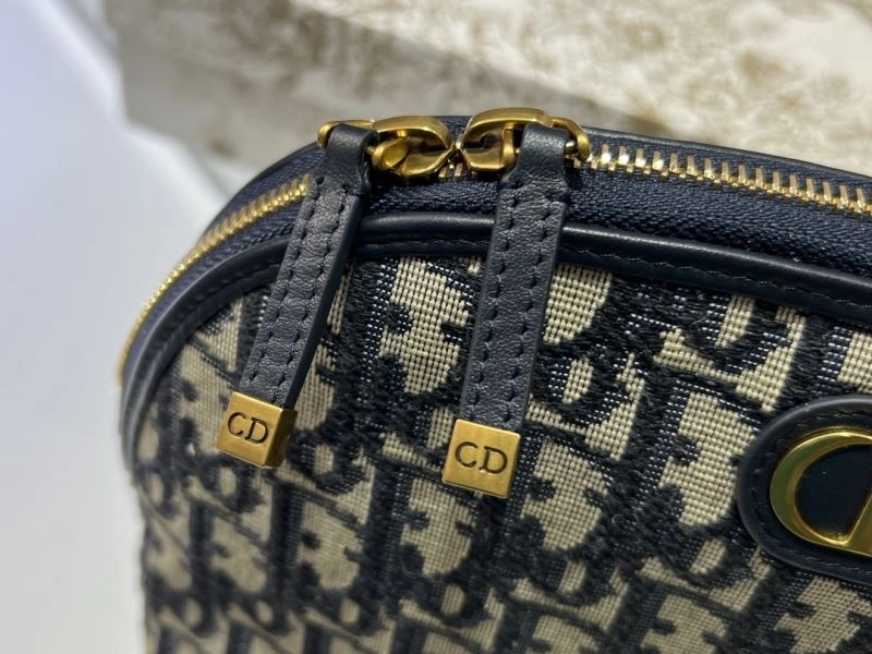 Stylish Christian Dior Clutch Bags 77137