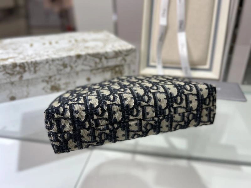 Stylish Christian Dior Clutch Bags 77137