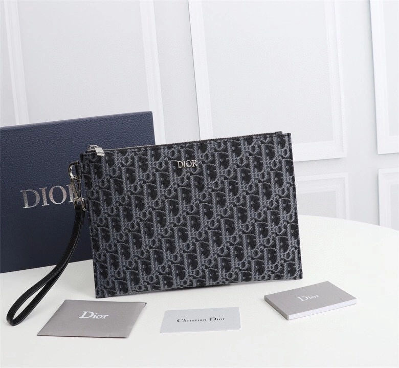 FashionForward Christian Dior Clutch Bags 76922