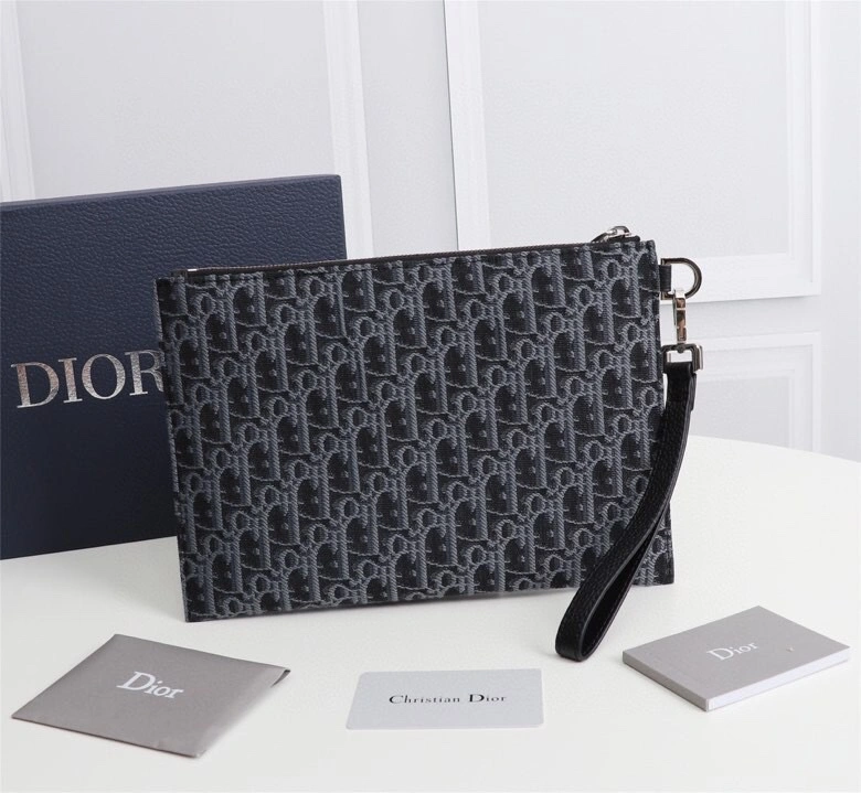 FashionForward Christian Dior Clutch Bags 76922