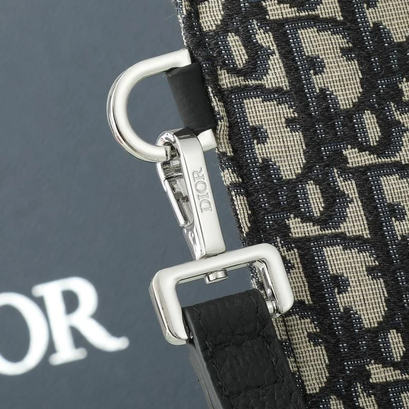 Vibrant Christian Dior Clutch Bags 46497