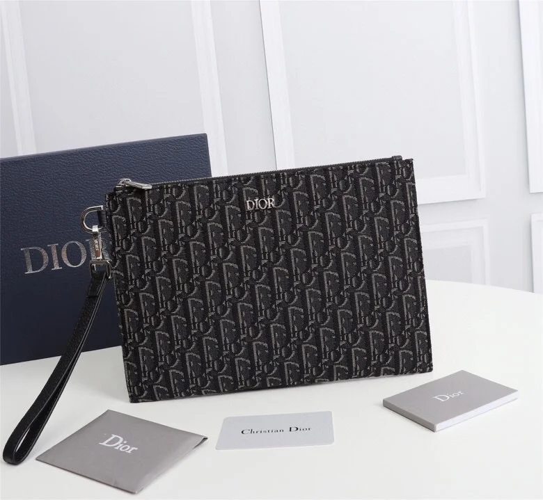 FashionForward Christian Dior Clutch Bags 46464