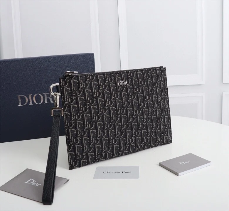 FashionForward Christian Dior Clutch Bags 46464
