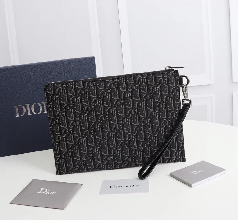 FashionForward Christian Dior Clutch Bags 46464