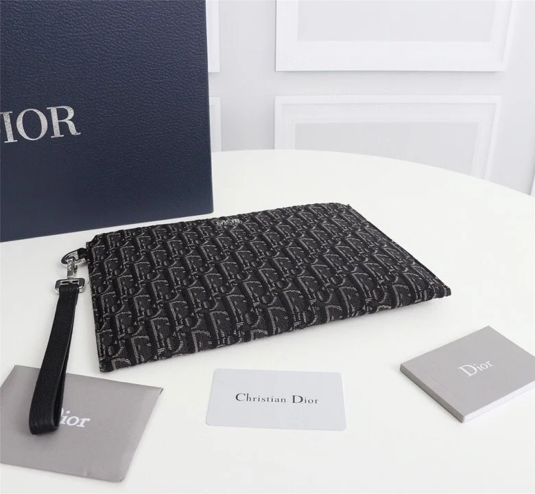 FashionForward Christian Dior Clutch Bags 46464