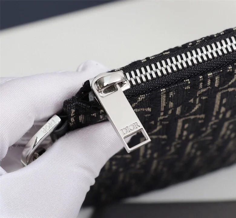 FashionForward Christian Dior Clutch Bags 46464