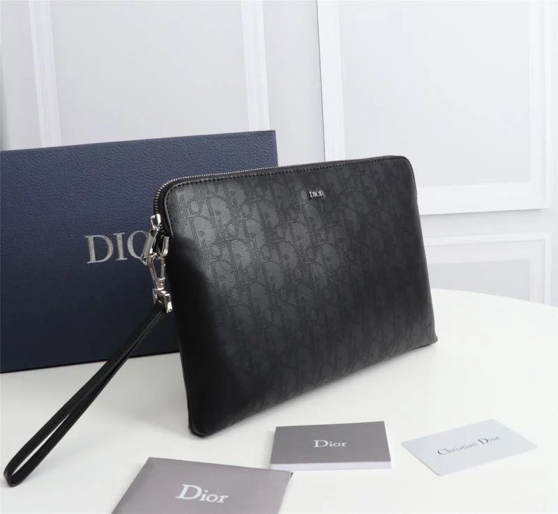 Minimalist Christian Dior Clutch Bags 46452