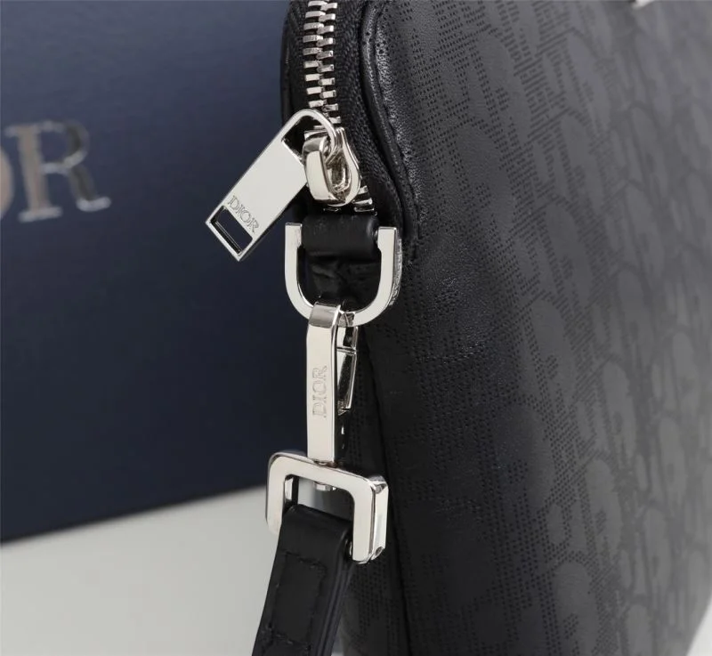 Minimalist Christian Dior Clutch Bags 46452