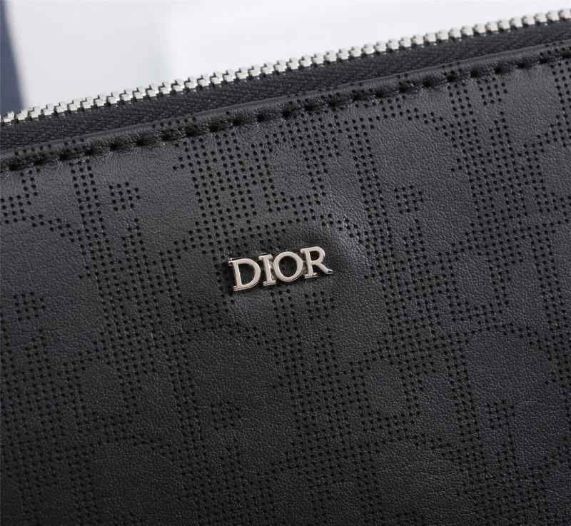 Minimalist Christian Dior Clutch Bags 46452