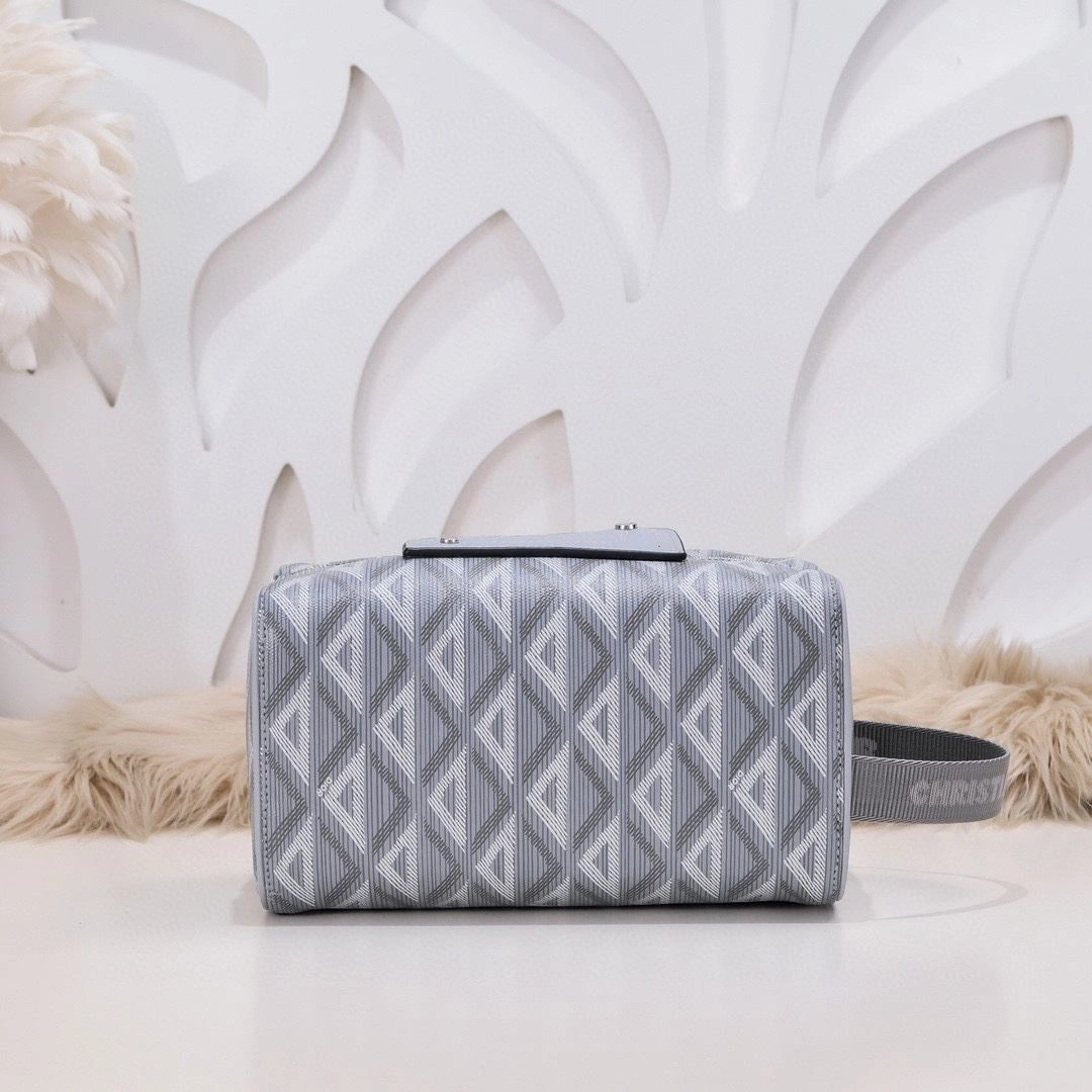 Sleek Christian Dior Cosmetic Bags 91211