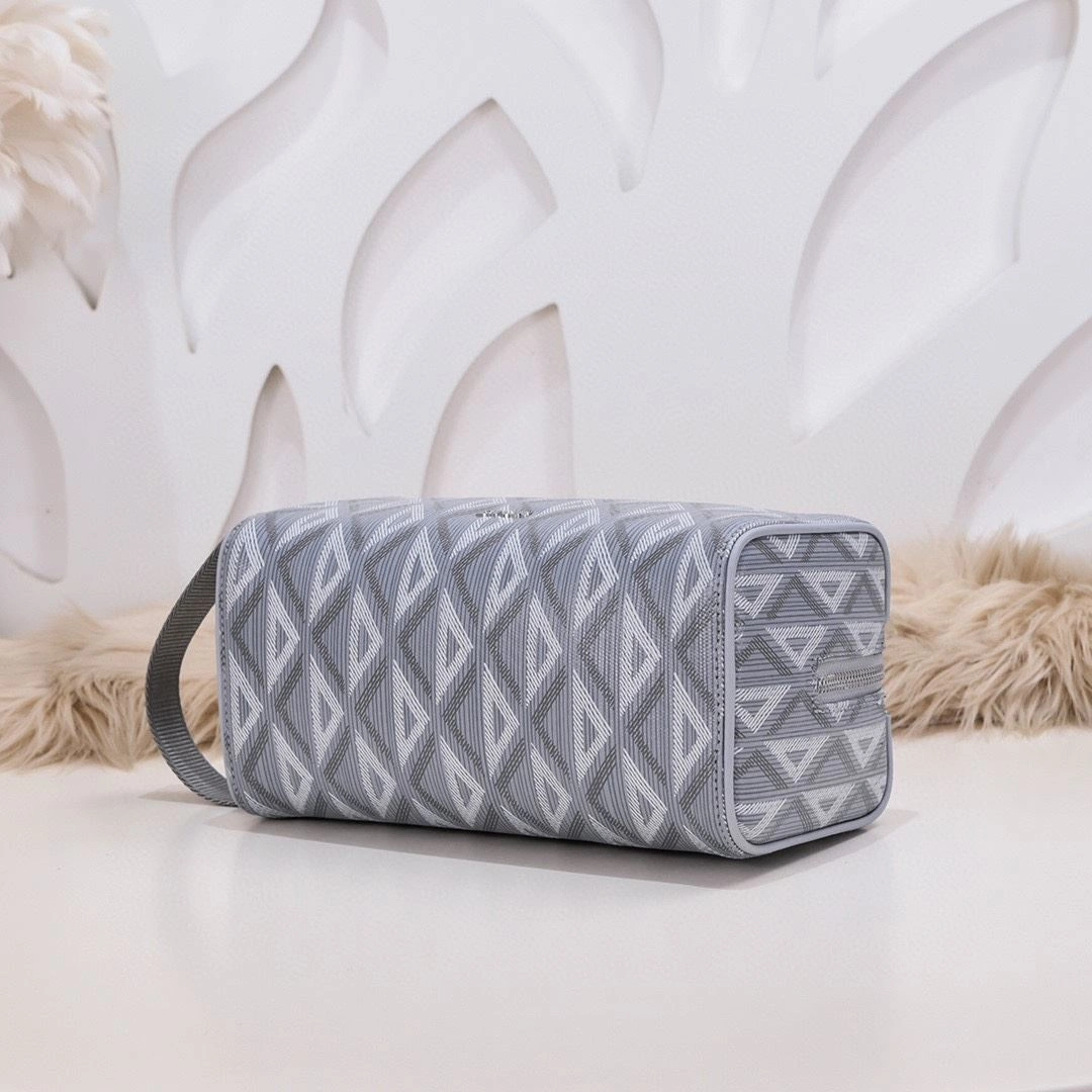 Sleek Christian Dior Cosmetic Bags 91211