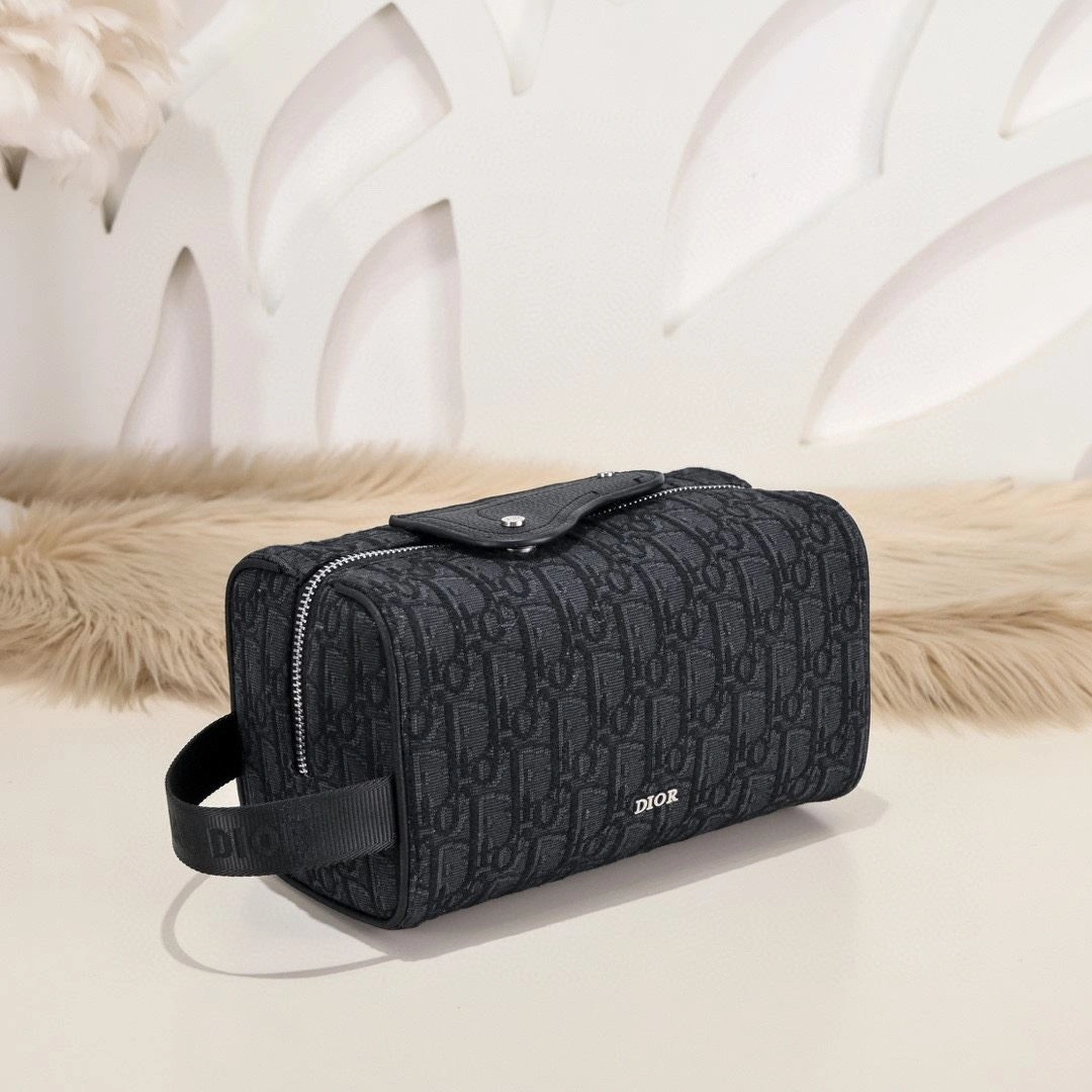 Christian Dior Cosmetic Bags Seasonal 91210