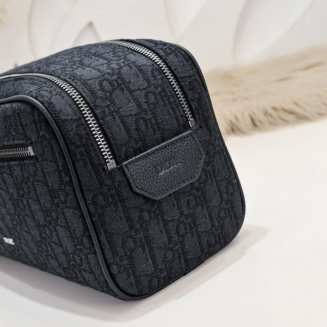 Christian Dior Cosmetic Bags Bright 91200