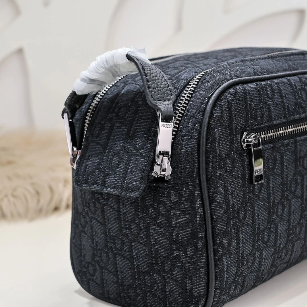 Christian Dior Cosmetic Bags Bright 91200