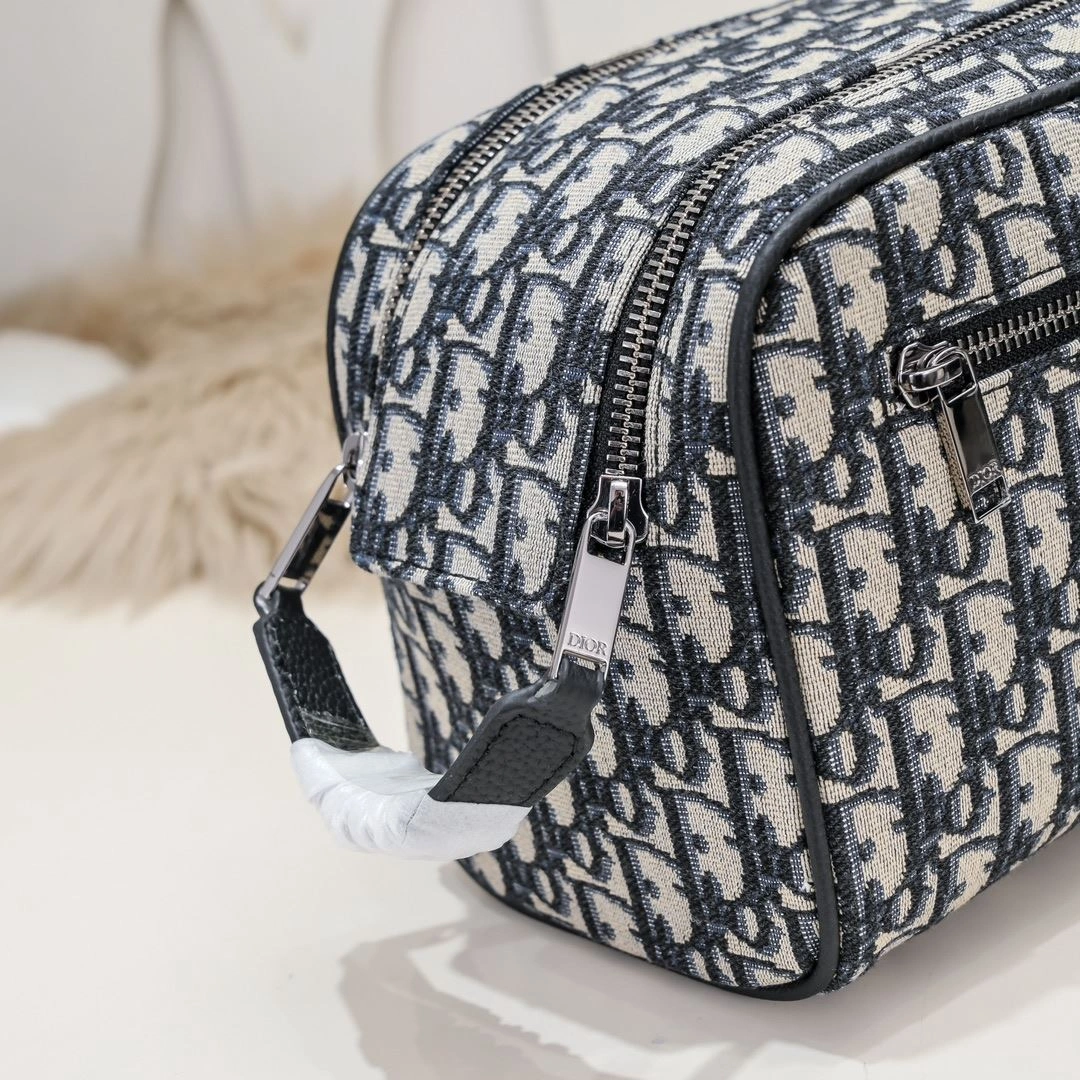 Christian Dior Cosmetic Bags WellDesigned 91199