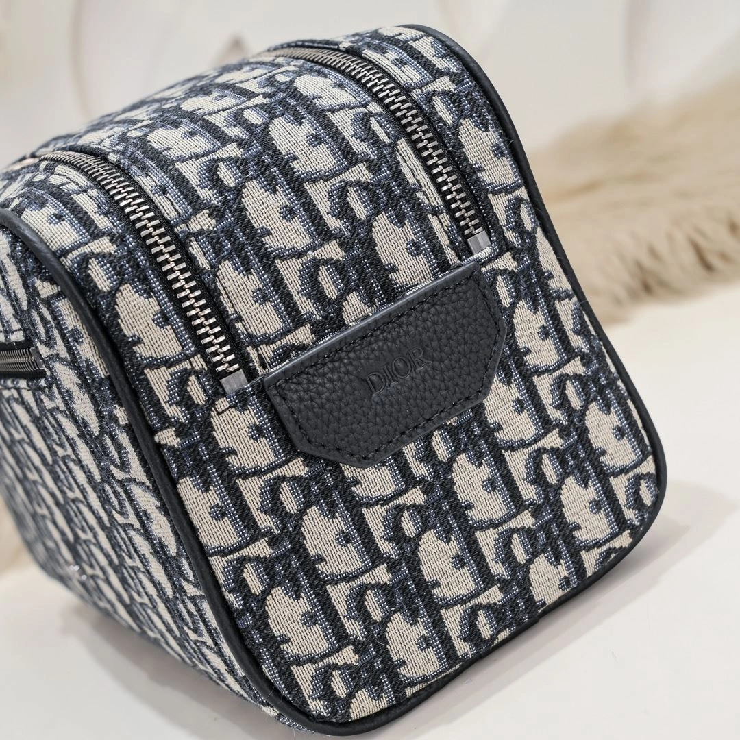 Christian Dior Cosmetic Bags WellDesigned 91199
