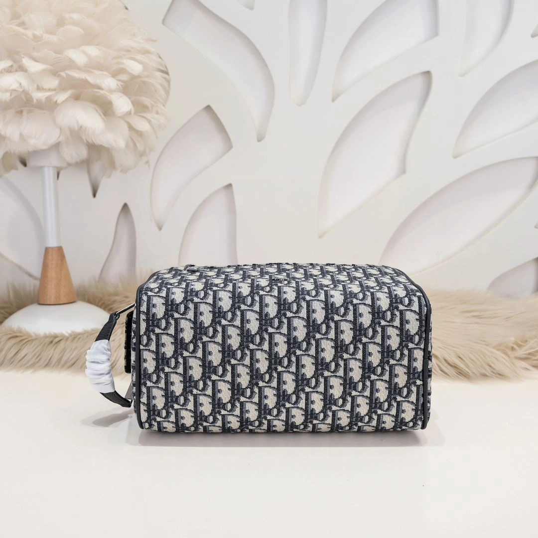 Christian Dior Cosmetic Bags WellDesigned 91199