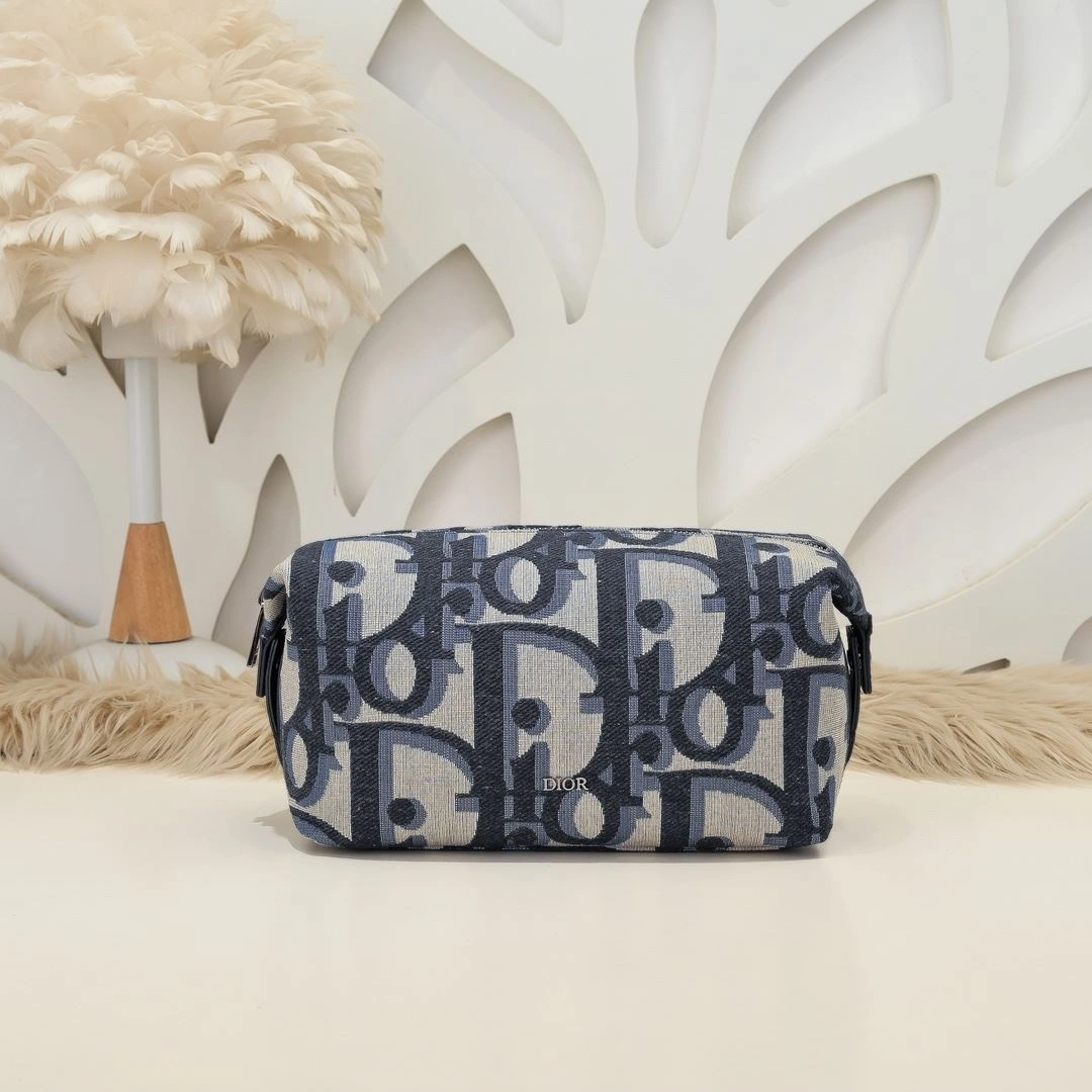 Fashionable Christian Dior Cosmetic Bags 91196