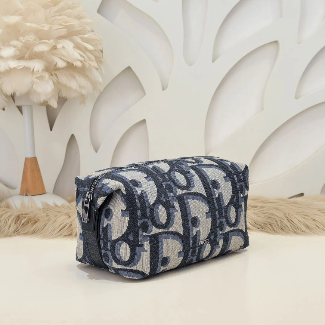Fashionable Christian Dior Cosmetic Bags 91196
