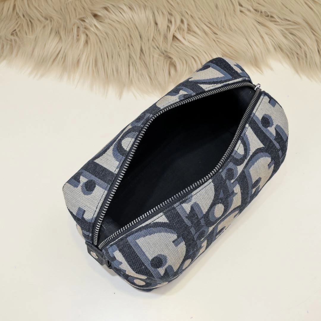 Fashionable Christian Dior Cosmetic Bags 91196