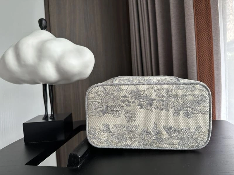 Christian Dior Cosmetic Bags Sophisticated 71208
