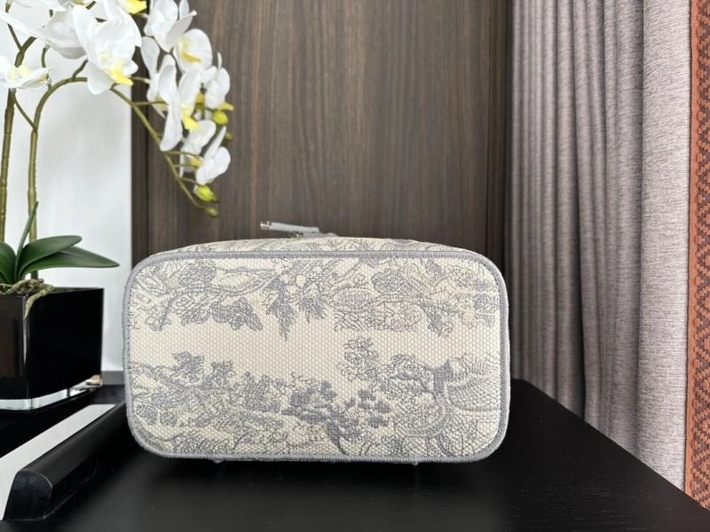 Christian Dior Cosmetic Bags Breathable 71187