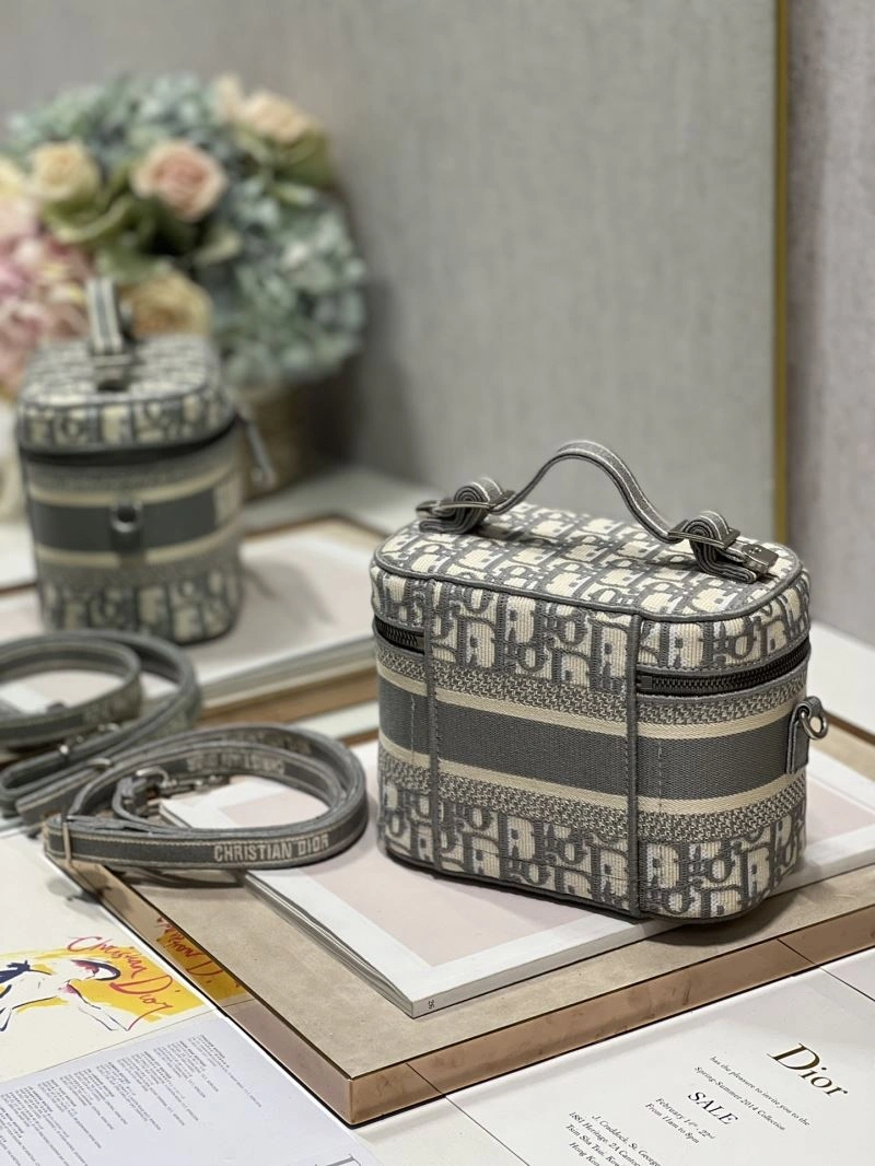 Casual Christian Dior Cosmetic Bags 71156