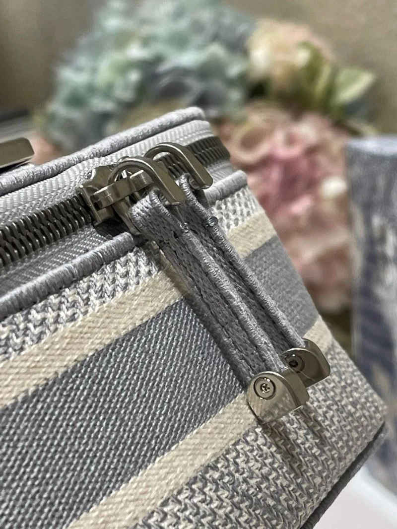 Stretchable Christian Dior Cosmetic Bags 47593