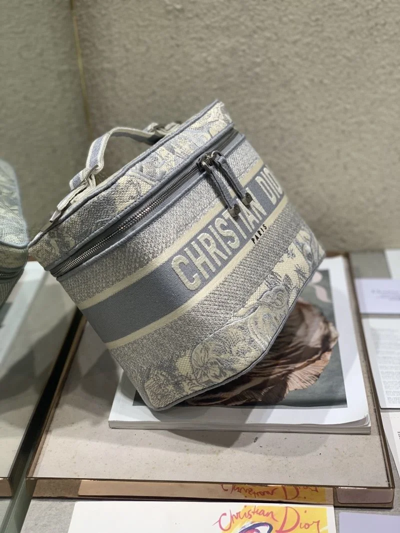 Attractive Christian Dior Cosmetic Bags 47590