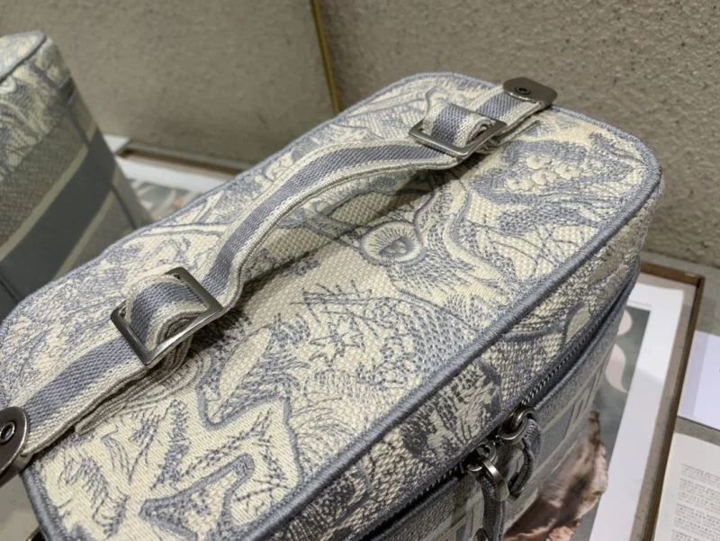 Attractive Christian Dior Cosmetic Bags 47590