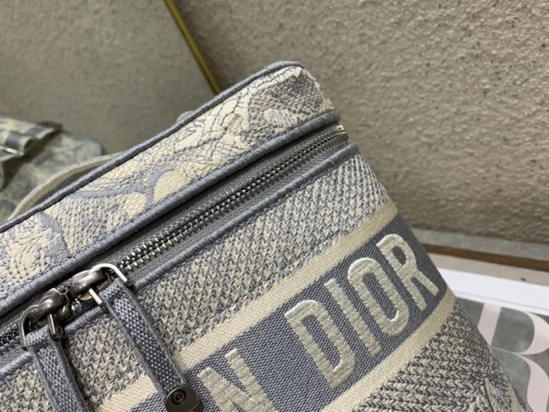 Attractive Christian Dior Cosmetic Bags 47590