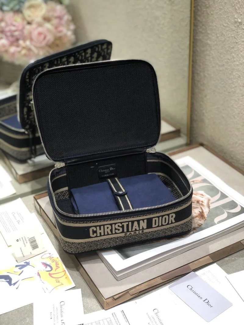 Christian Dior Cosmetic Bags WrinkleFree 47627