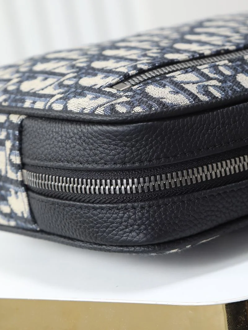 Elegant Christian Dior Cosmetic Bags 47588