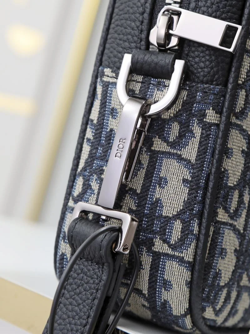 Elegant Christian Dior Cosmetic Bags 47588
