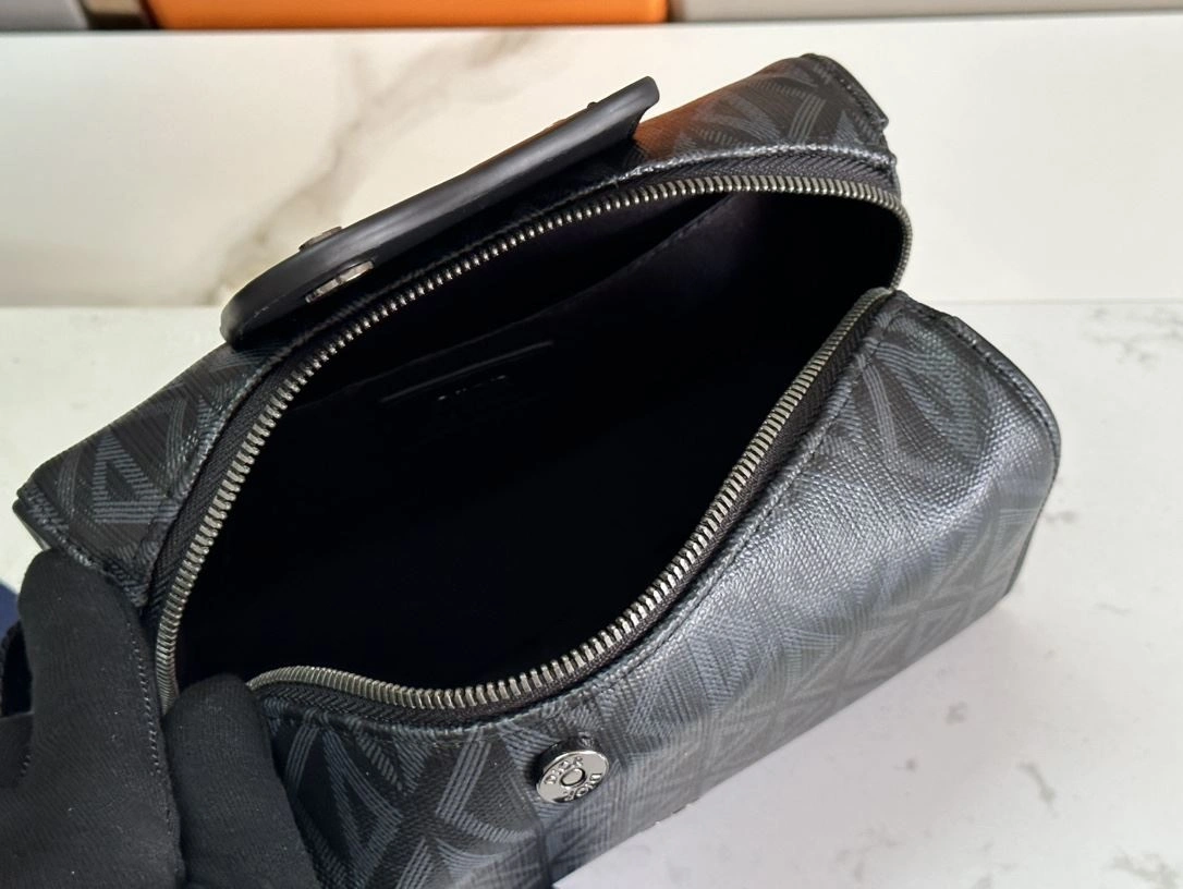 Packable Christian Dior Cosmetic Bags 92220