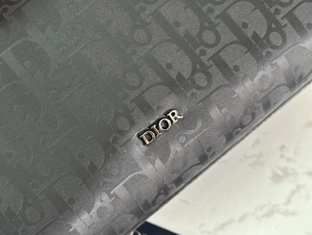 Comfortable Christian Dior Cosmetic Bags 92267