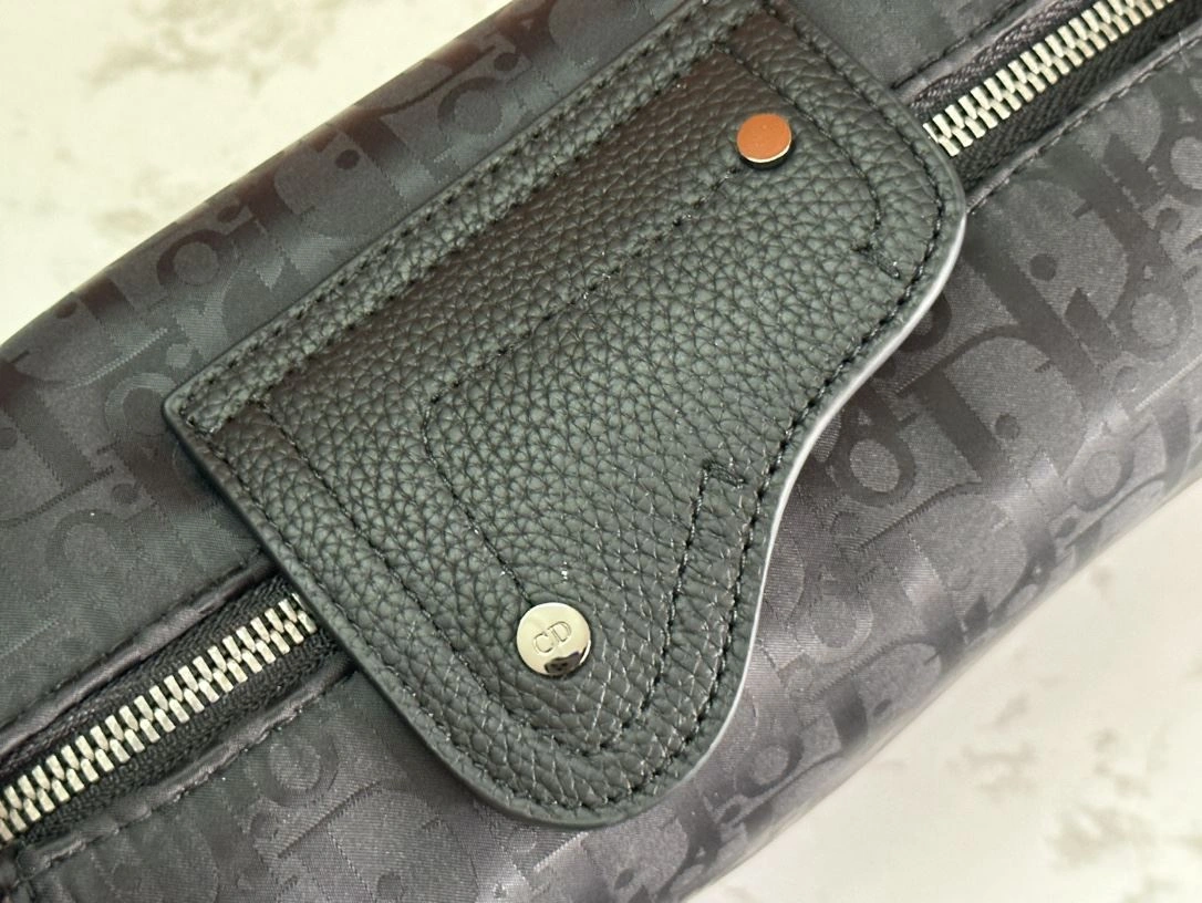 Comfortable Christian Dior Cosmetic Bags 92267