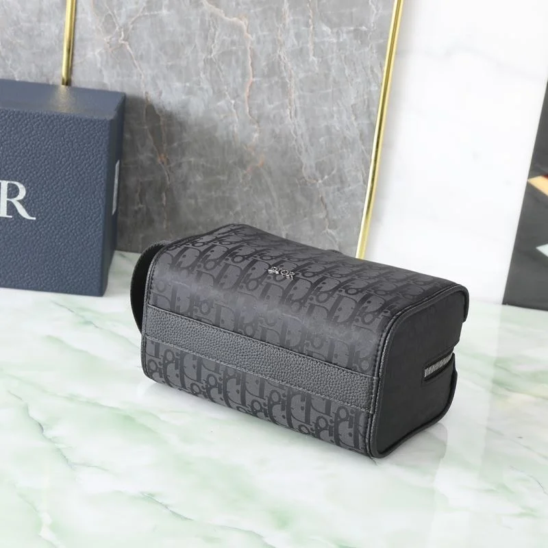 Casual Christian Dior Cosmetic Bags 46437