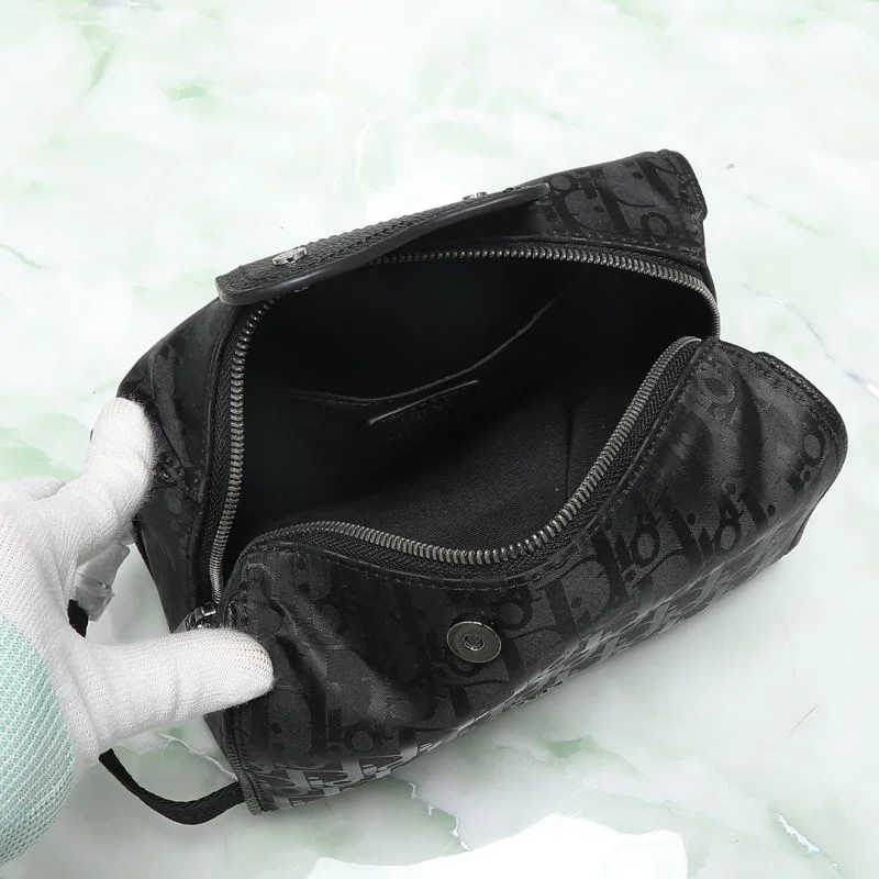 Casual Christian Dior Cosmetic Bags 46437