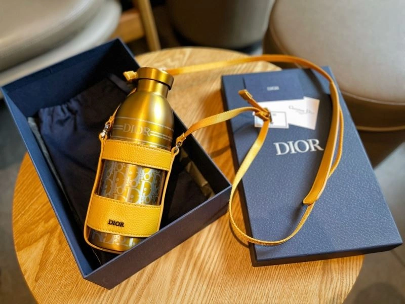 Elegant Christian Dior Cups 262750