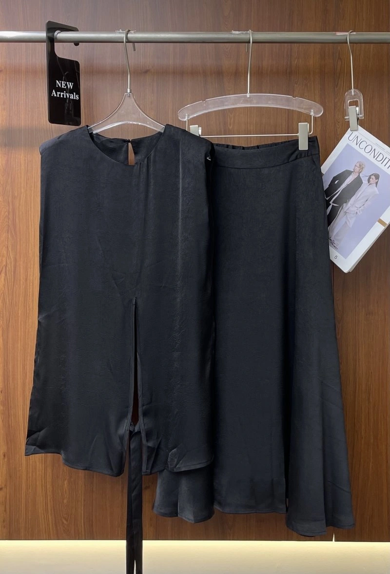 Functional Christian Dior Dress Suits 113073