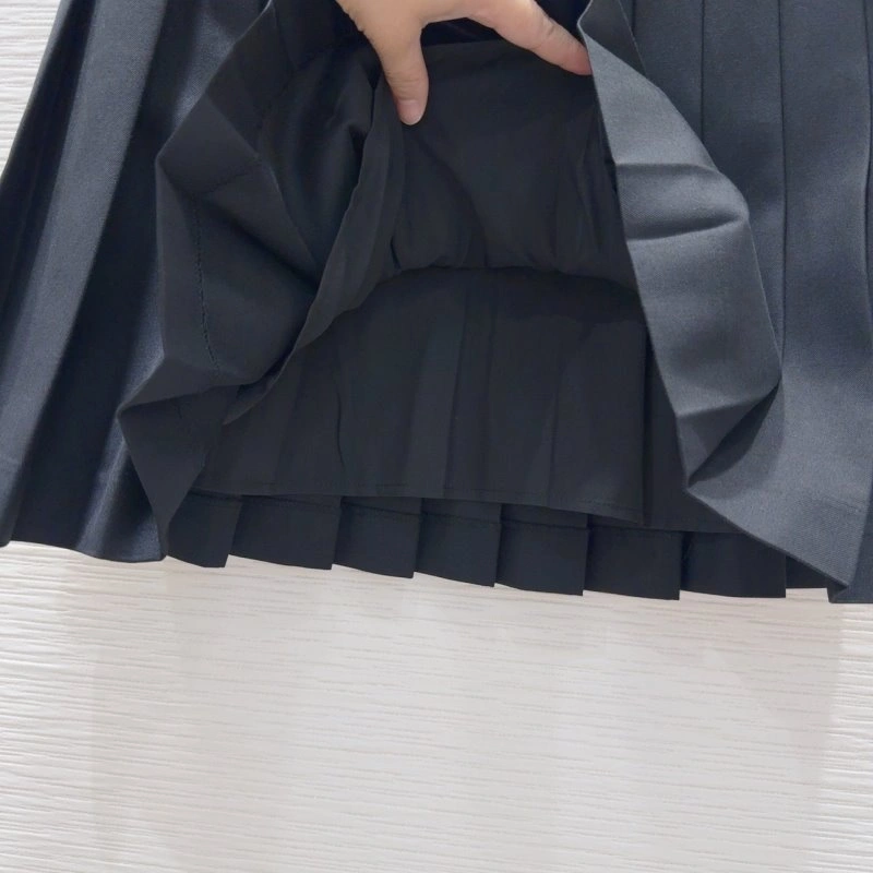 Christian Dior Dress Suits Youthful 113068