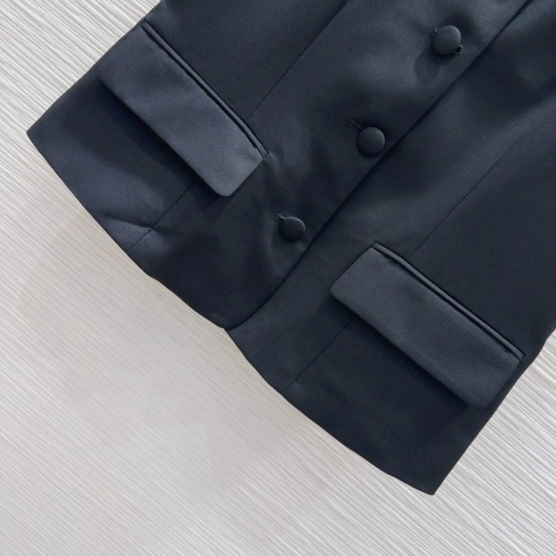 Christian Dior Dress Suits Youthful 113068