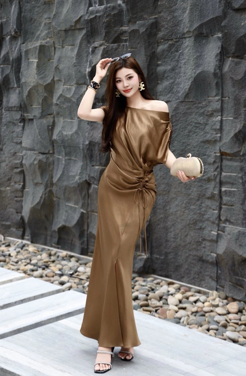 WellDesigned Christian Dior Dress Suits 114452