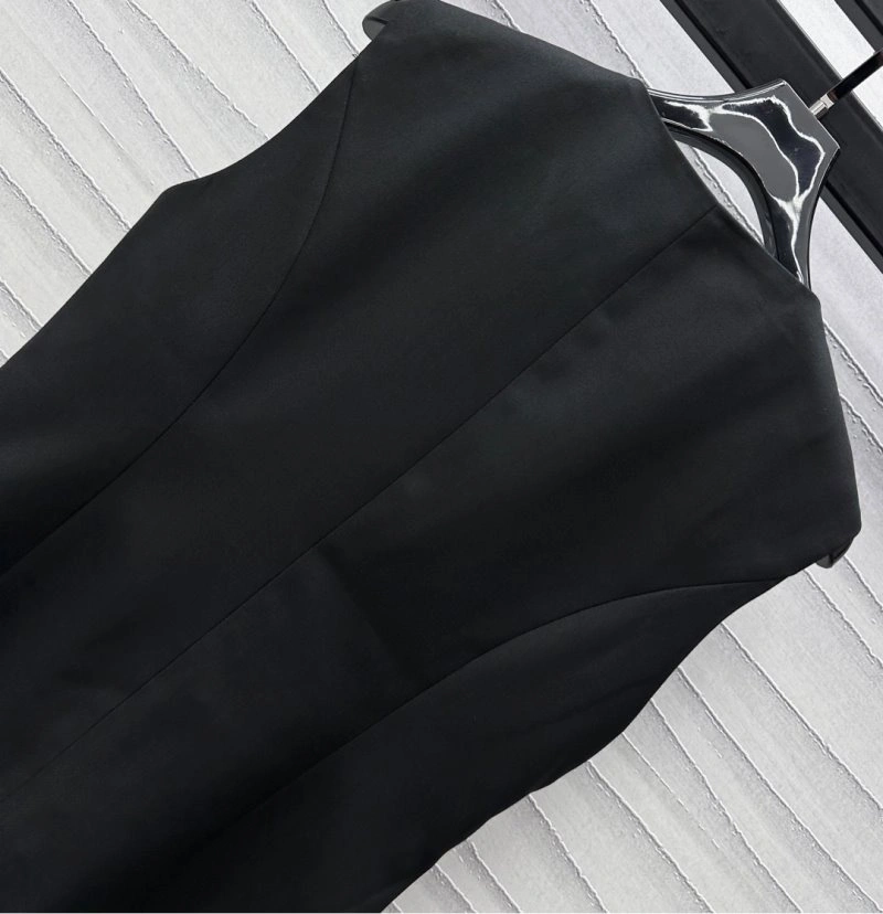 Sleek Christian Dior Dress Suits 112281
