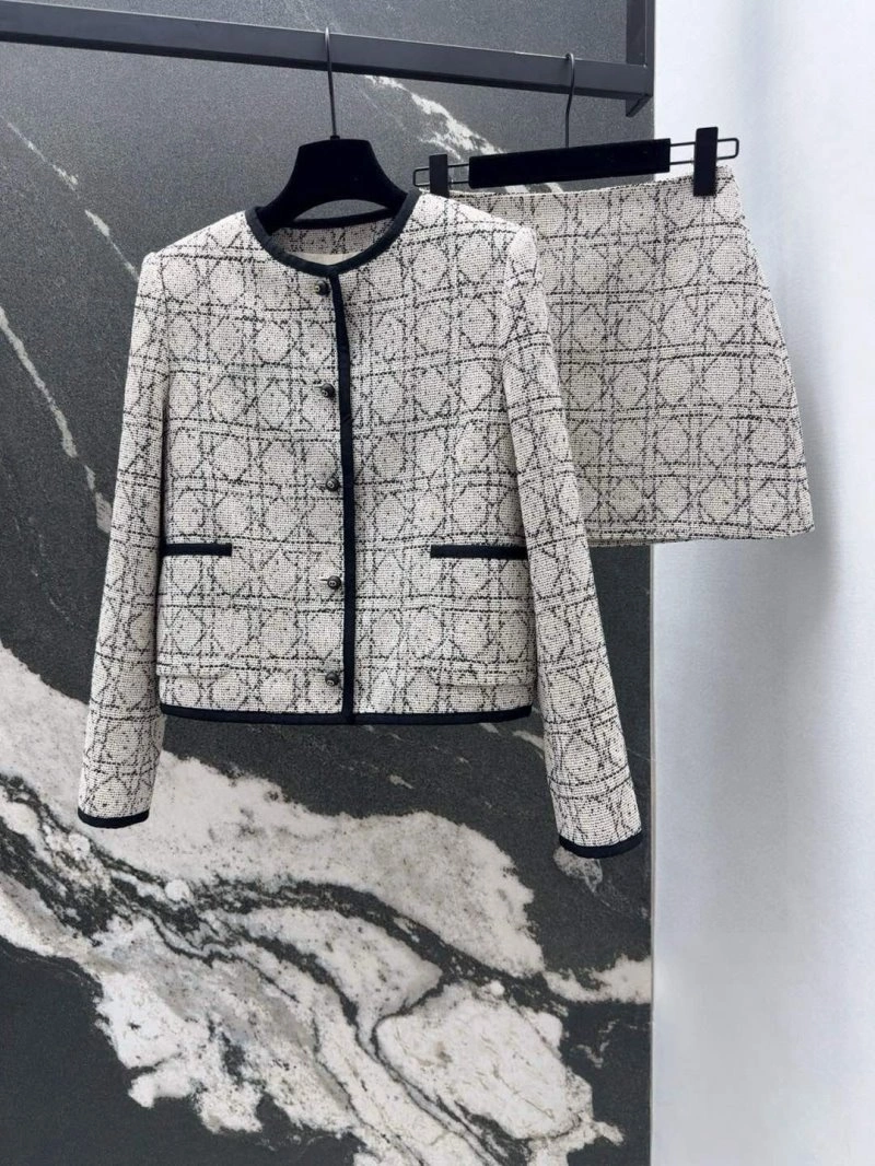 Christian Dior Dress Suits Trendsetting 113810