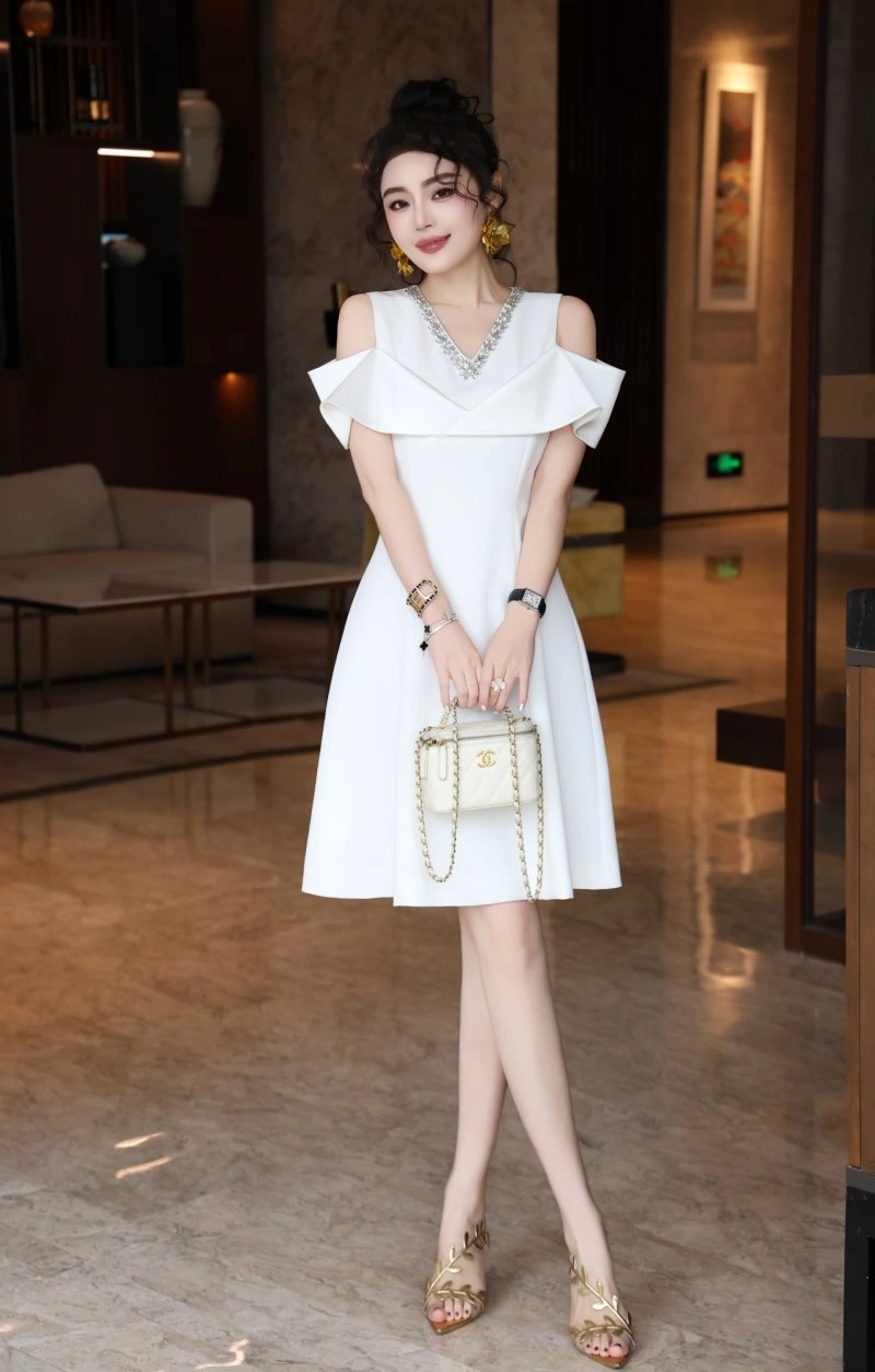 Effortless Christian Dior Dress 113332